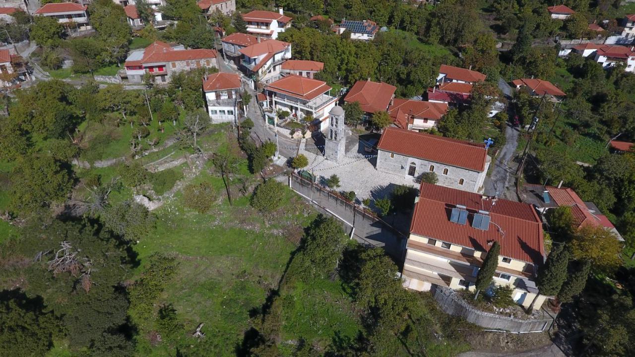 Hotel Isaraiko Spiti Agia Theodora Isaris Esterno foto