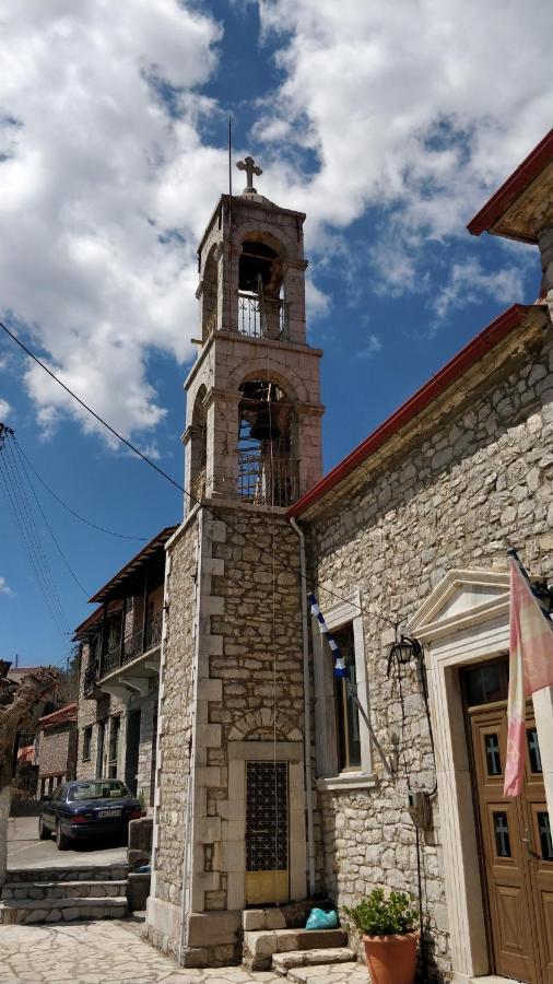 Hotel Isaraiko Spiti Agia Theodora Isaris Esterno foto