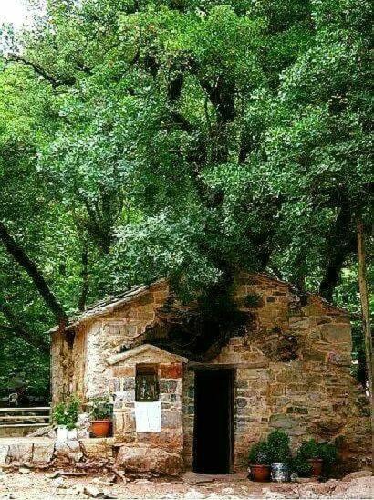 Hotel Isaraiko Spiti Agia Theodora Isaris Esterno foto